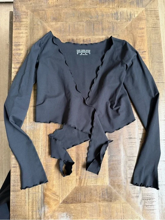 437 Black Wrap Top - Picture 2 of 3